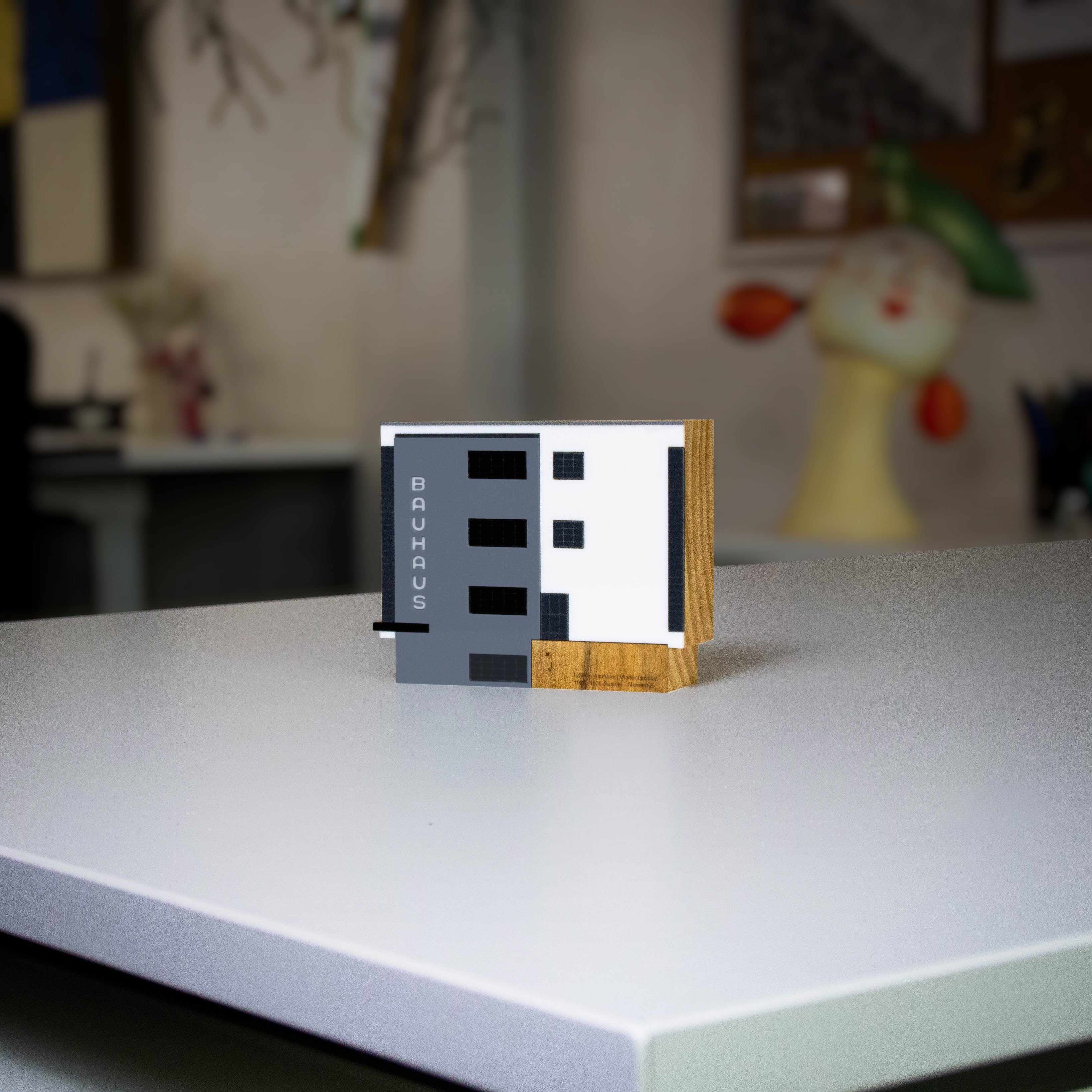 Escultura de Madeira Escola Bauhaus Mini Patricia Maranhão