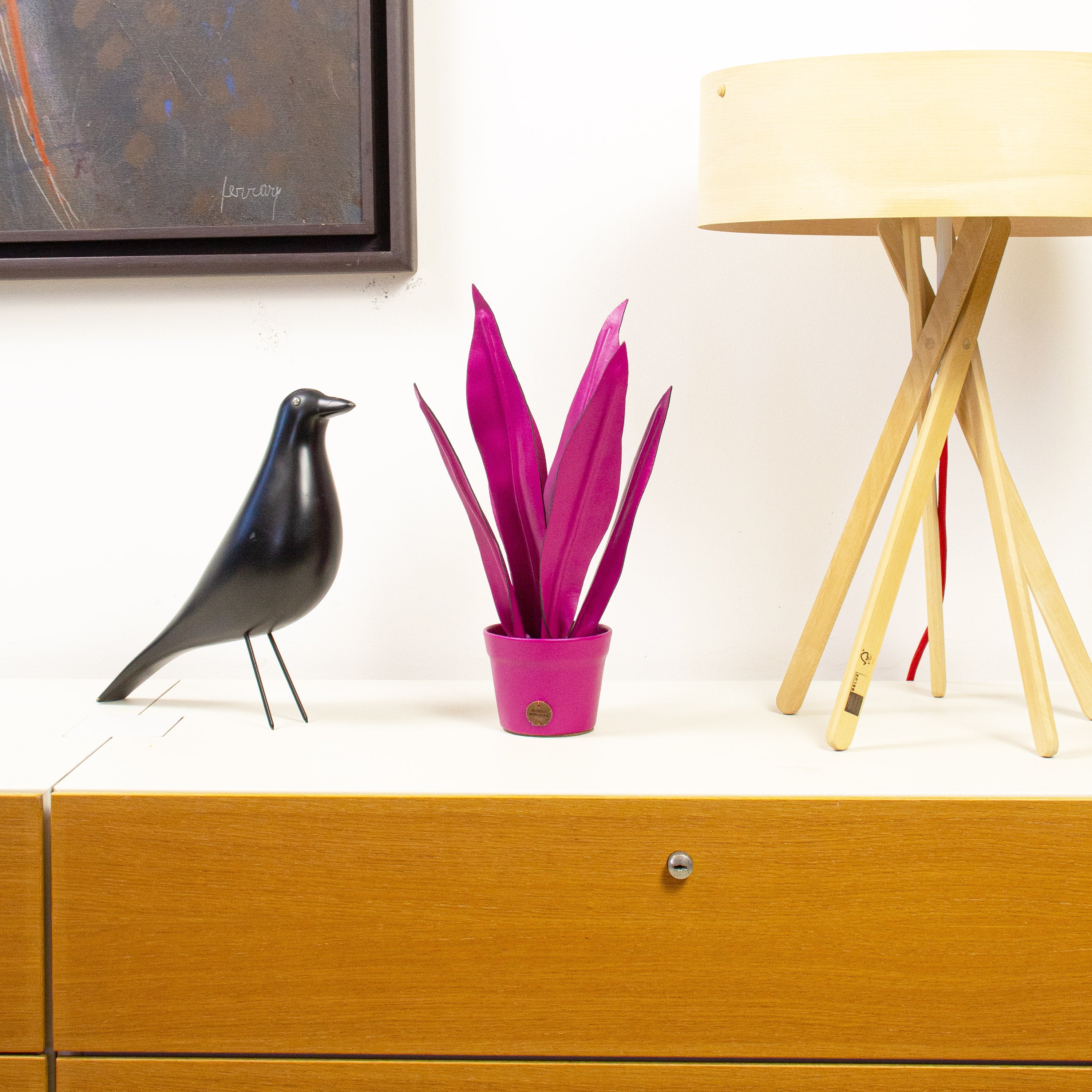 Vaso de Planta Espada de São Jorge Pink em Couro Patrícia Maranhão