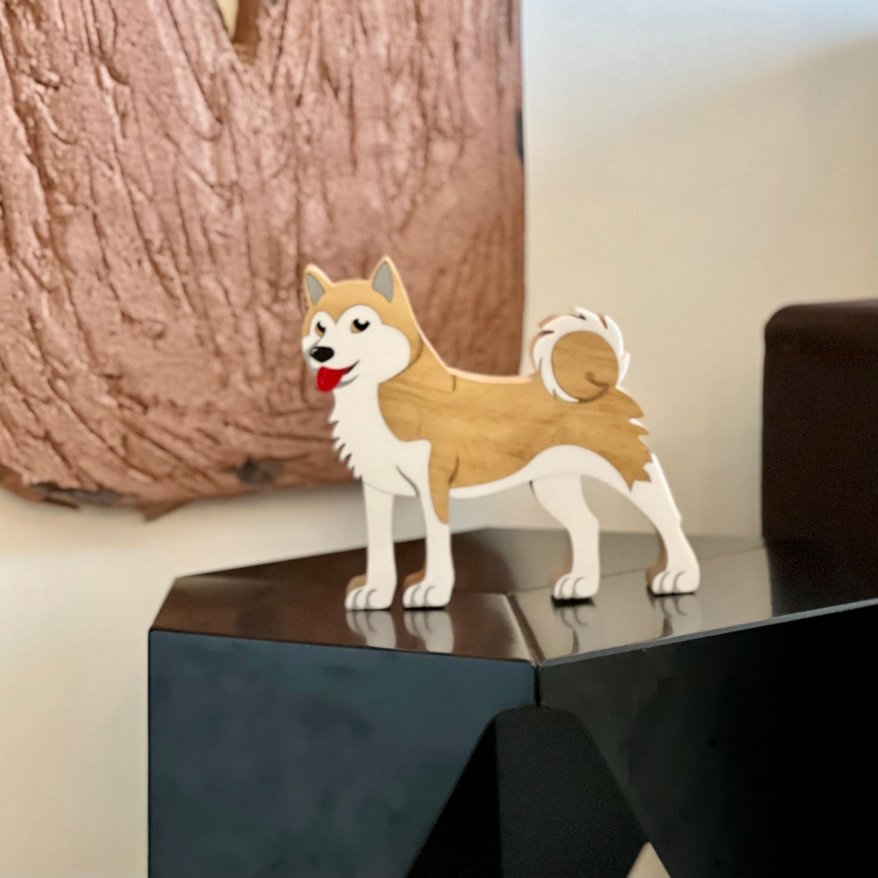 Escultura de Madeira Cachorro Akita Laila Patricia Maranhão
